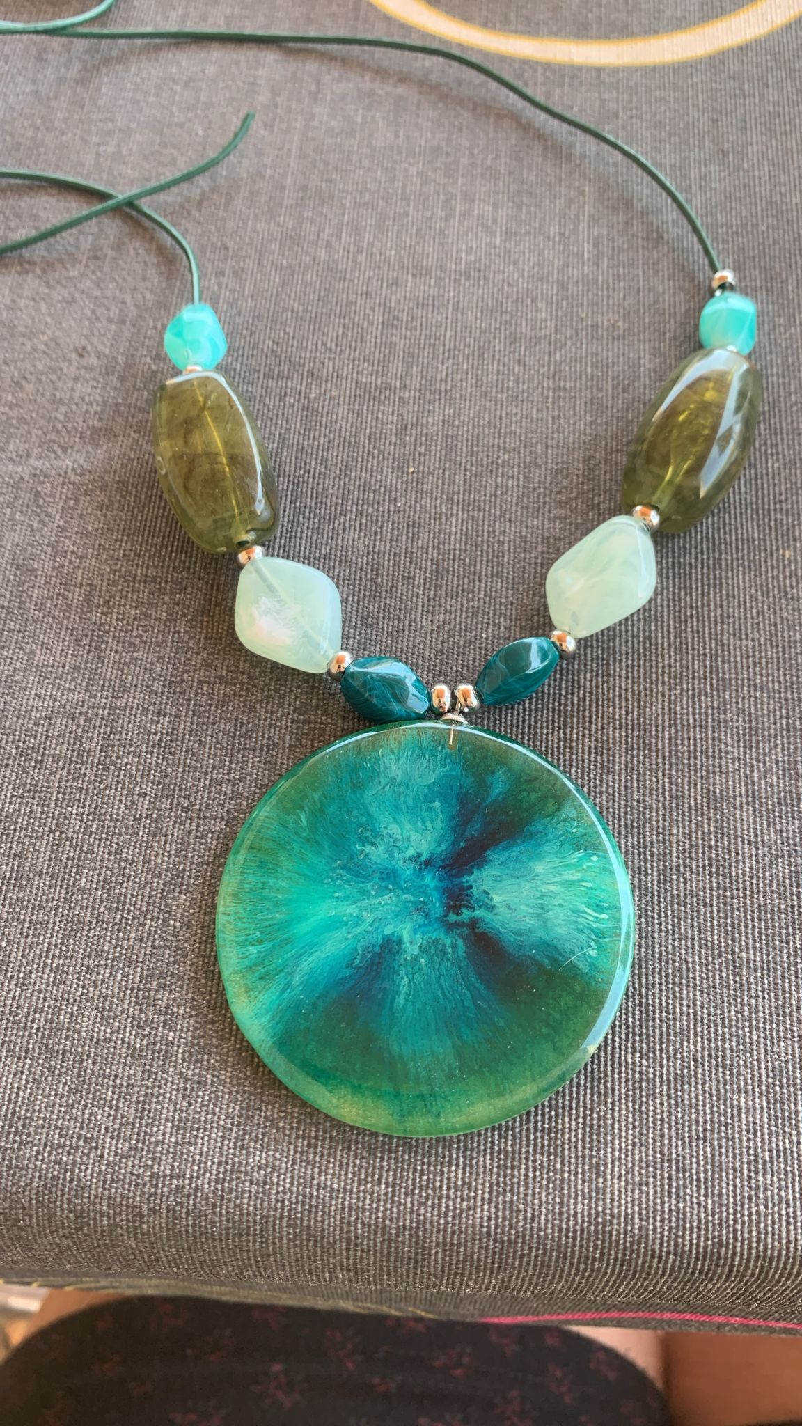 Imagen 8 de 8: Collares de resina artesanales