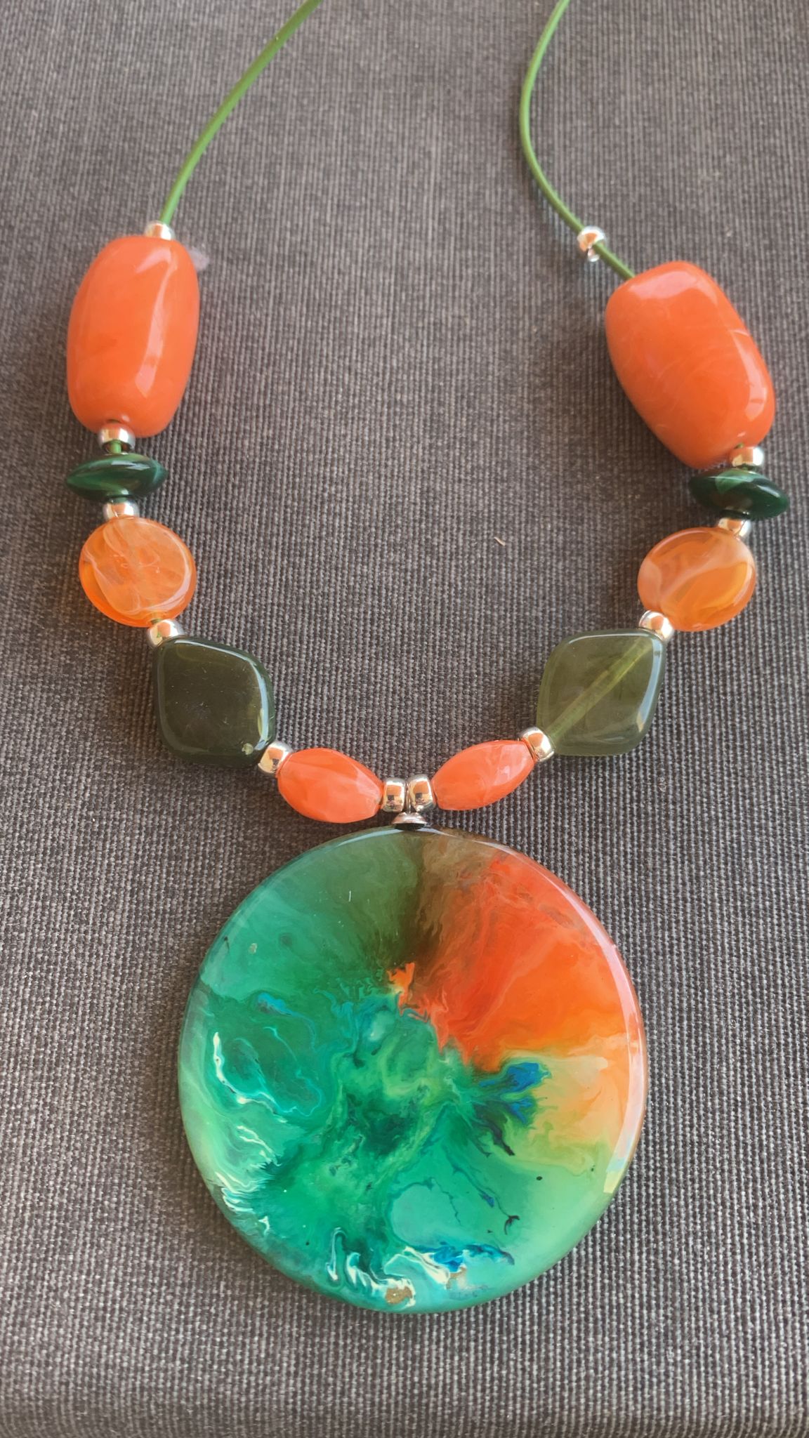 Imagen 4 de 8: Collares de resina artesanales